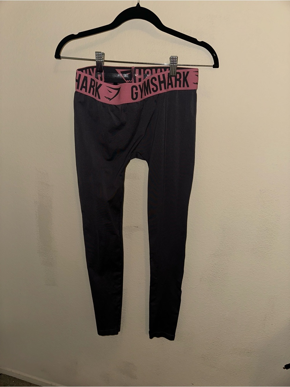 Gymshark women' gray  Leggings with Pink Logo Waistband